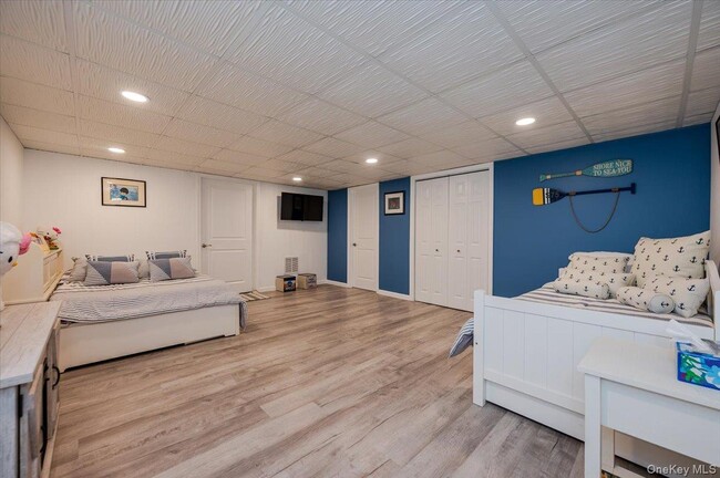 Building Photo - 525 Rocky Point Rd