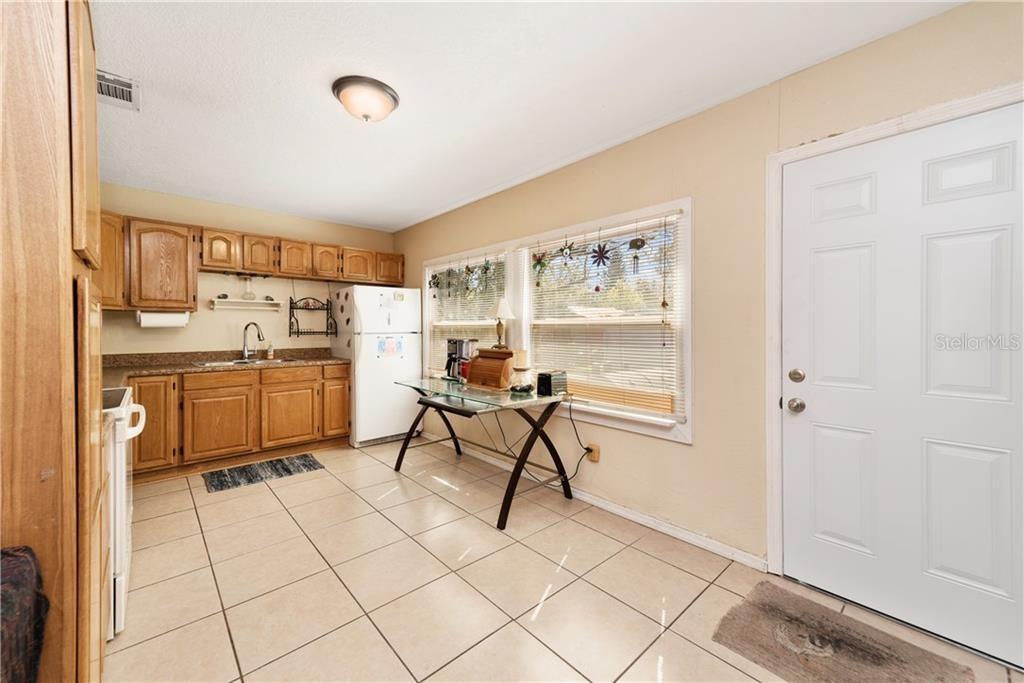 Kitchen - 636 Seminole Ave