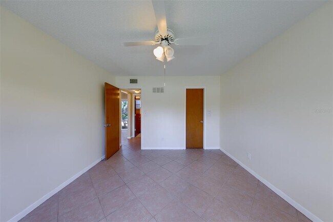 Building Photo - 8301 Bardmoor Blvd