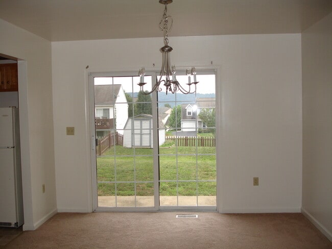 Building Photo - 147 Chelmsford Dr