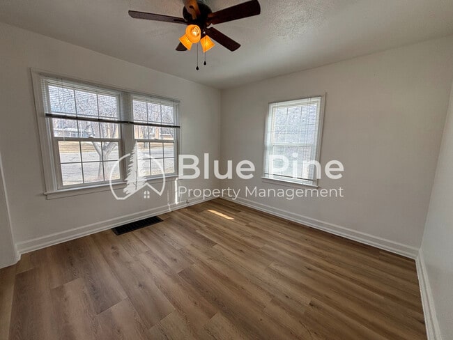 Building Photo - 309 S Milton Ave
