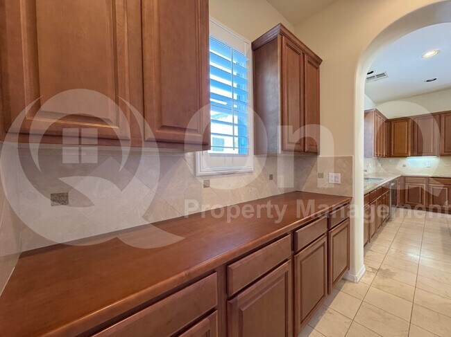 Building Photo - 4371 S Pecan Dr