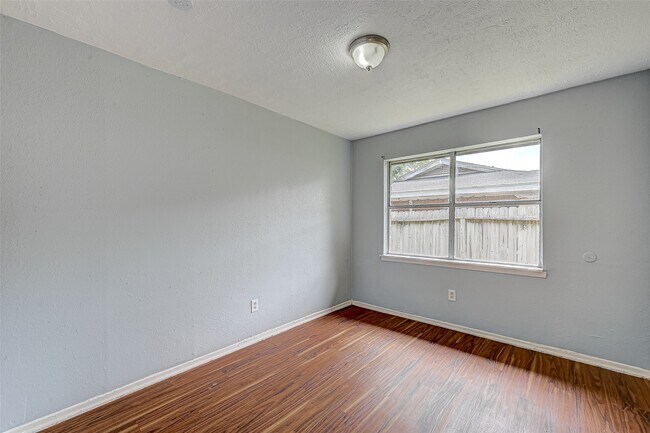 Building Photo - 3406 St Benedict St