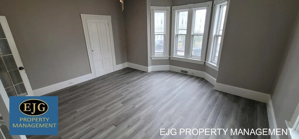 Building Photo - 454 Dubuque St