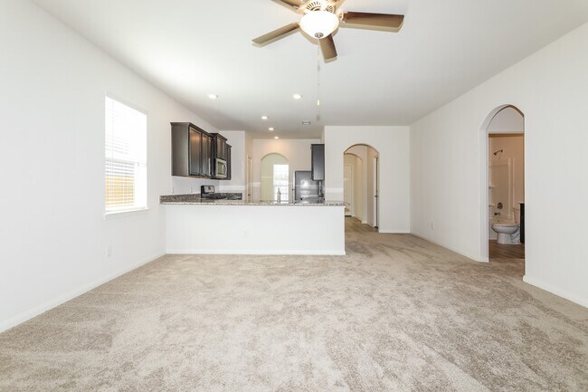 Building Photo - 26877 Steinbeck Dr