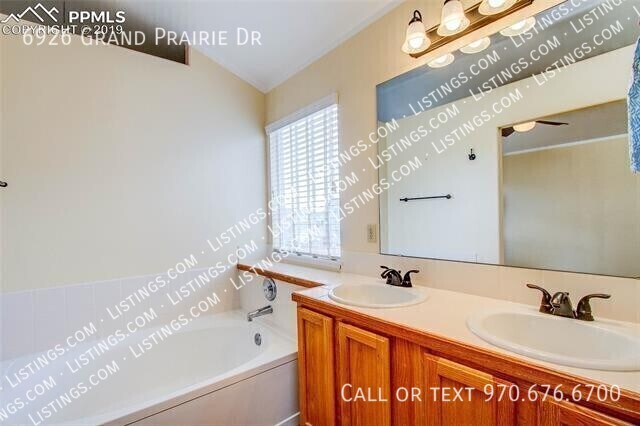 Building Photo - 6926 Grand Prairie Dr