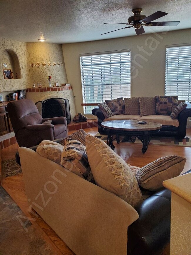 Building Photo - FURNISHED WITH POOL JANUARY - MARCH 2026