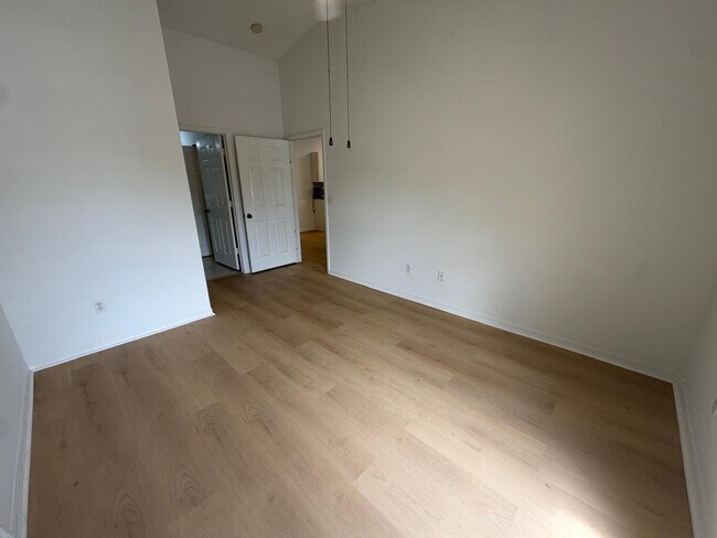 Building Photo - 10336 Fox Trail Rd S