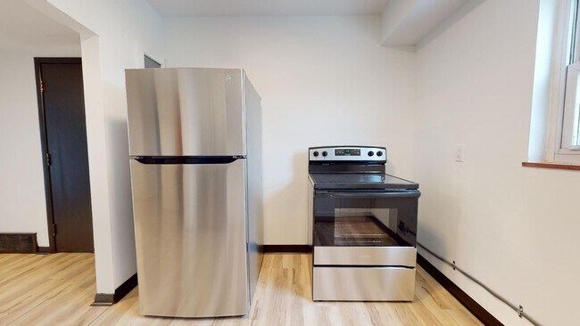 Building Photo - Parma - 2 Bedroom - 3rd Floor Unit