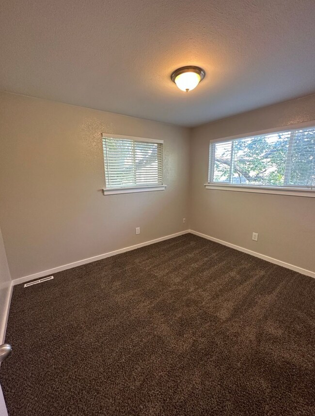 Building Photo - 5253 Meade St