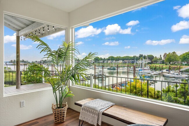 Building Photo - 540 N Hayden Bay Dr