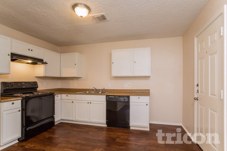 Building Photo - 6329 Porterway Dr