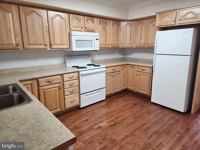 Primary Photo - 28 Holler Rd