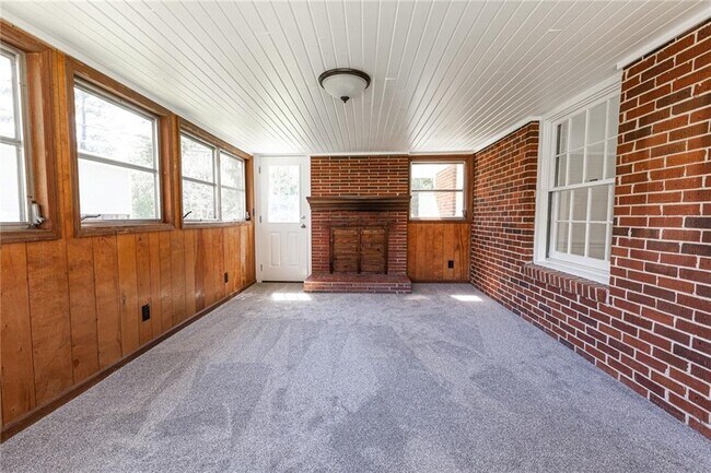 Building Photo - 2115 Pinellas Trail