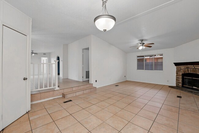 Building Photo - 13507 W Stella Ln