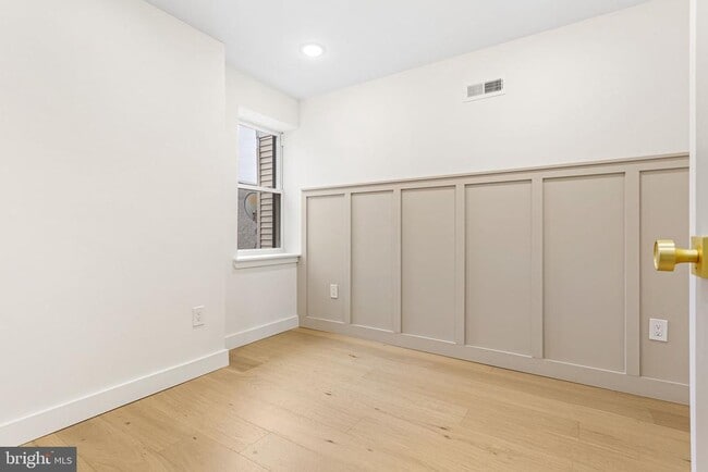 Building Photo - 2341 Belgrade St