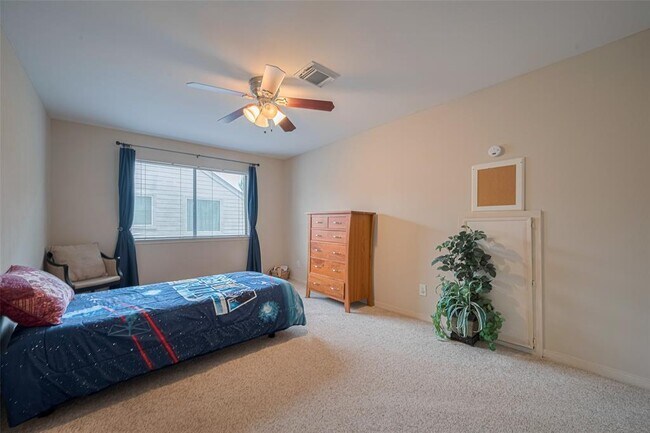 Building Photo - 12231 Carriage Hill Dr