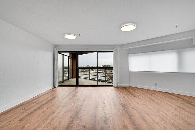 Building Photo - $1,750.00 - 1 Bedroom, 1 Bathroom, Condo in Denver with Cozy Balcony!