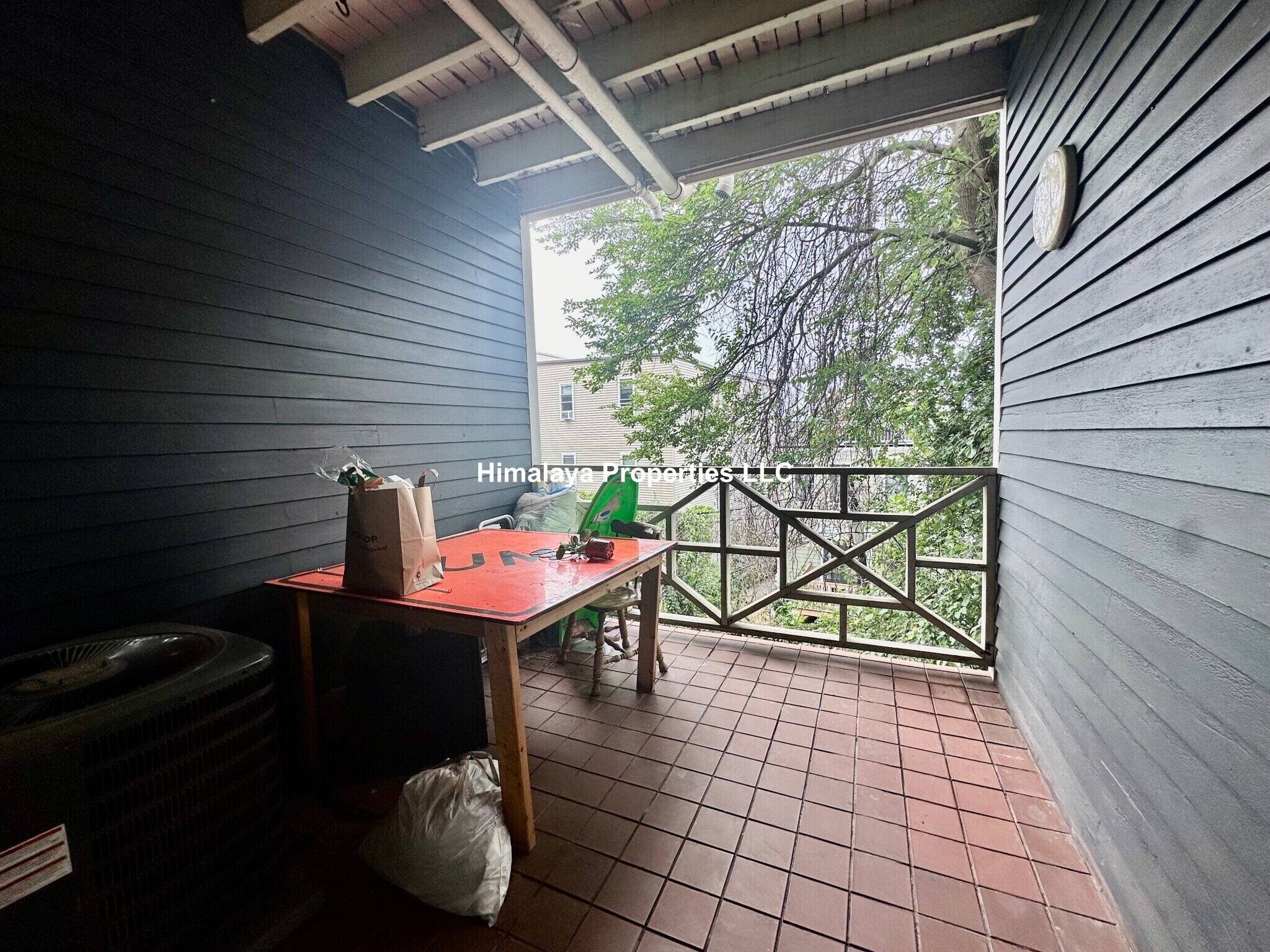 Building Photo - 5 Sachem St