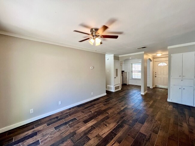 Building Photo - Application Received - **MOVE IN SPECIAL!*...