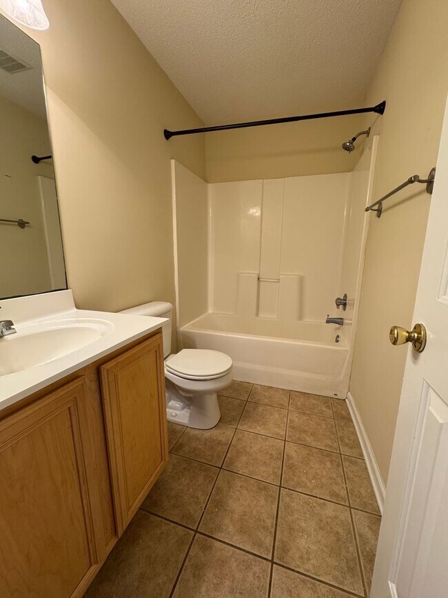 Building Photo - 1005 Timberlake Trail