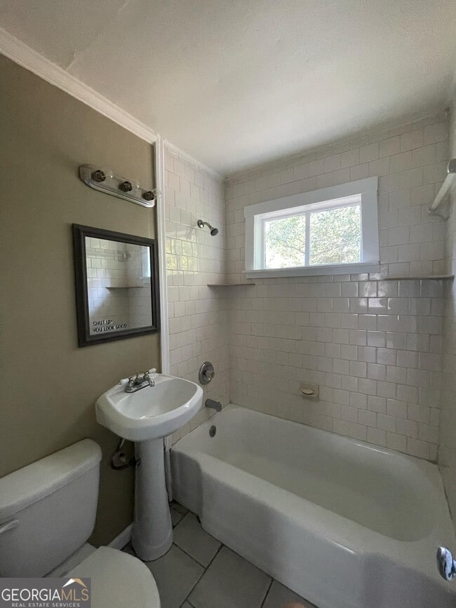 Building Photo - 312 Duncan St