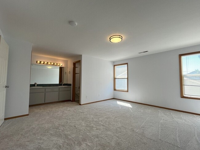 Building Photo - Spacious 4-Bedroom, 2.5-Bathroom Home with...