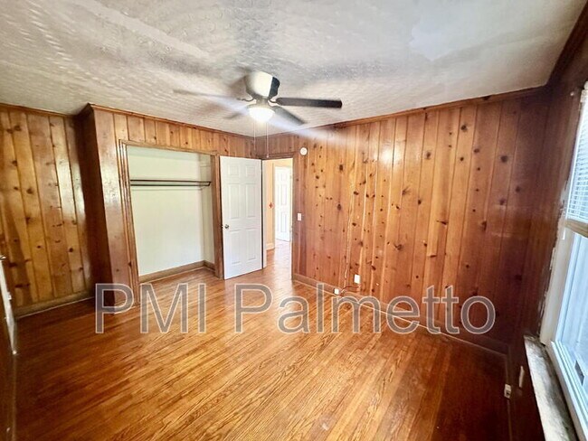 Building Photo - 3727 Maybank St
