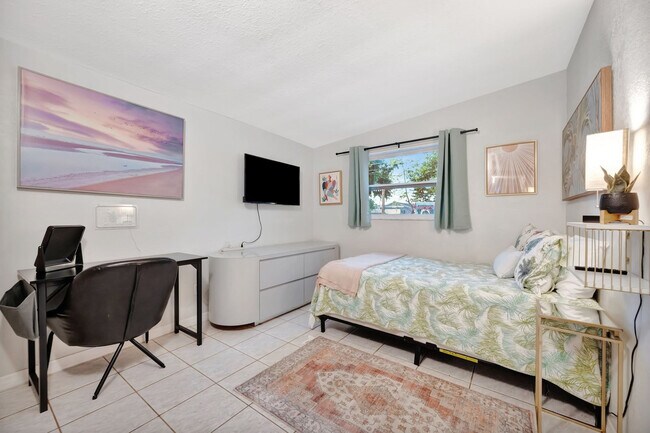 Building Photo - 5025 9th Ave S