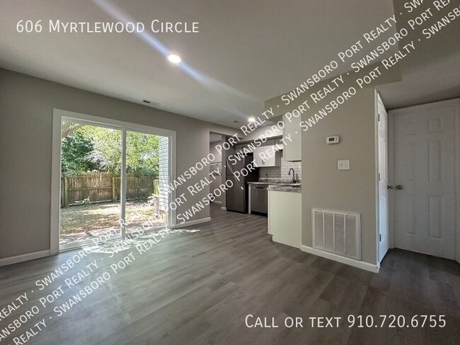 Building Photo - 606 Myrtlewood Cir