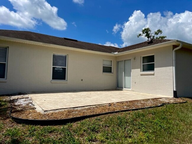 Building Photo - 2830 Ascot Ln