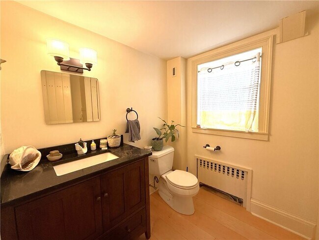 Building Photo - 2678 E Main Rd