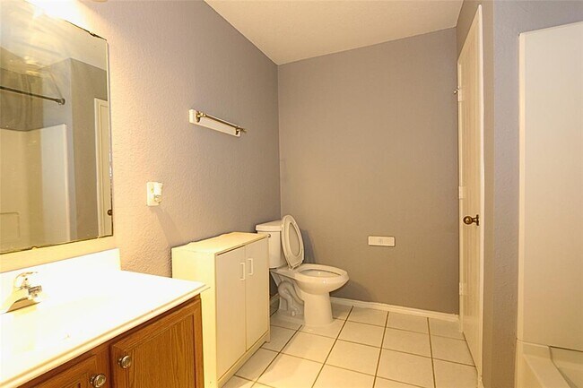 Building Photo - 3222 Jorns St