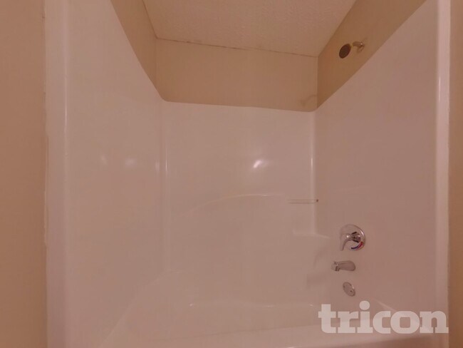 Building Photo - 581 Meadow Spring Dr