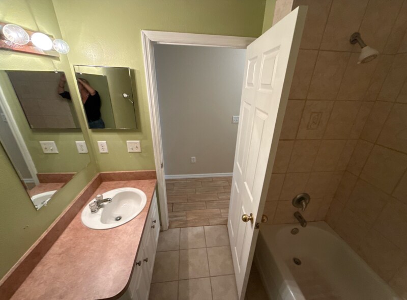 Building Photo - 105 Melody Ln