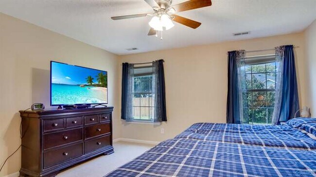 Building Photo - 207 Sandy Wood Ct