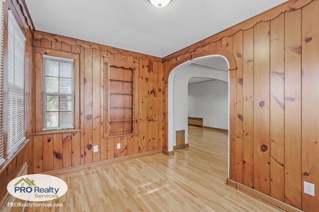 Building Photo - 3 Bedroom Home in St. Paul