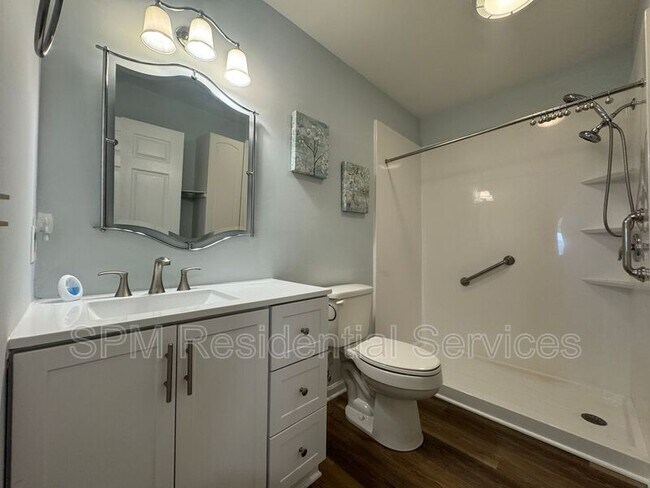 Building Photo - 542 Aquarius Dr