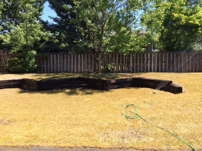 Building Photo - 3bed 2 bath House For Rent!
