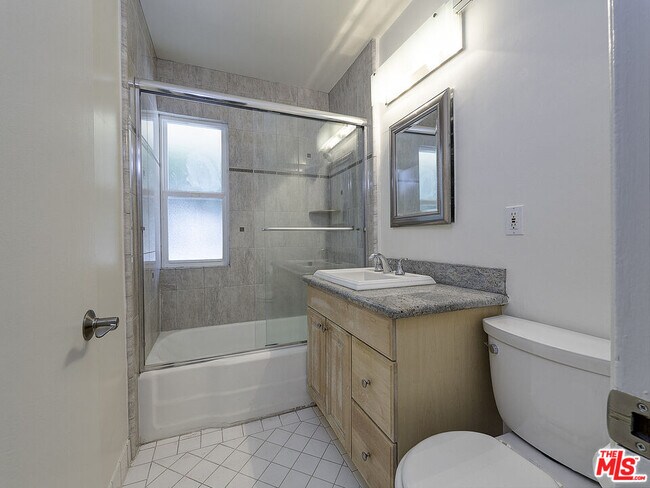 Building Photo - 1217 N Crescent Heights Blvd