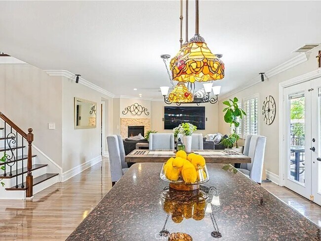 Building Photo - Absolutely Stunning home in Eastvale & loc...