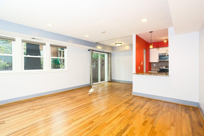 Building Photo - 8524 Manchester Rd