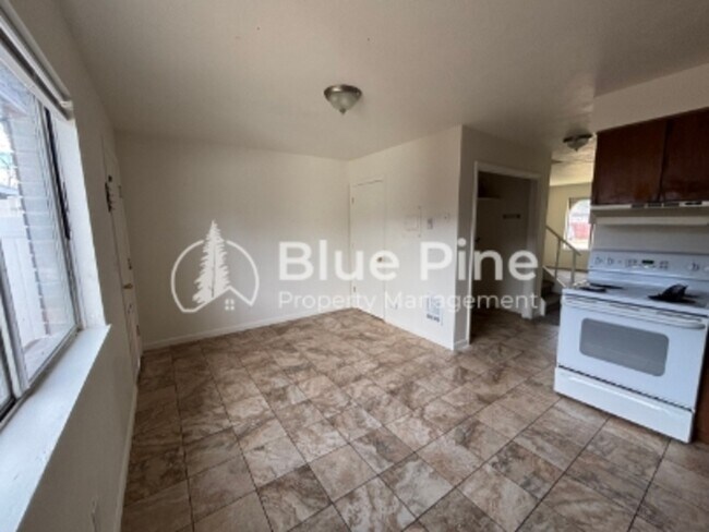 Building Photo - 1475 S Emerson Ave