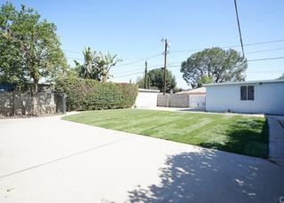 Building Photo - 3 bedroom in Reseda CA 91335