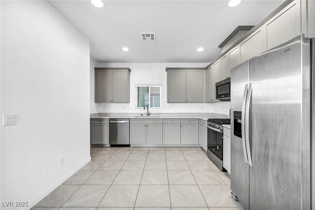 Building Photo - 4054 E Tonopah Ave