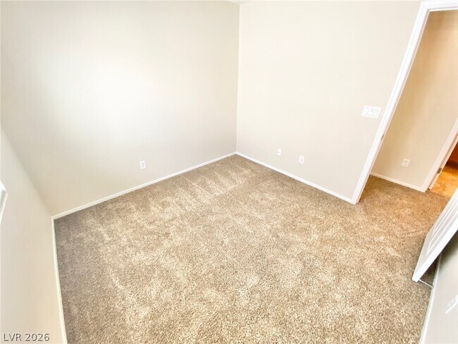 Building Photo - 1015 Maple Pines Ave