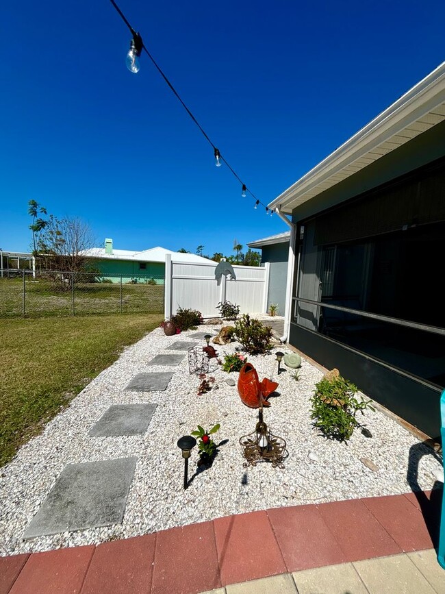 Building Photo - Charming 3-Bed, 2-Bath Home with Office - ...