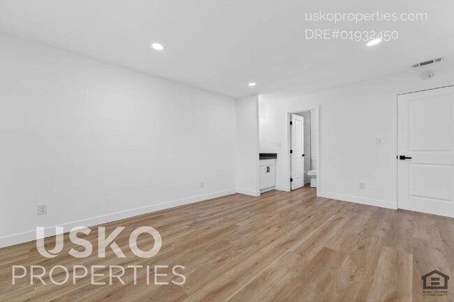 Building Photo - "Charming 2-Bed Duplex in Rancho Cordova – 1,110 Sq Ft of Comfort!"