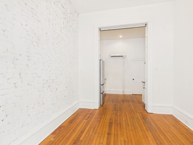 Building Photo - 803 N 2nd St