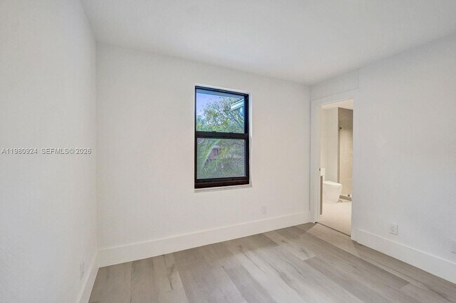 Building Photo - 4100 E Gardenia Ave